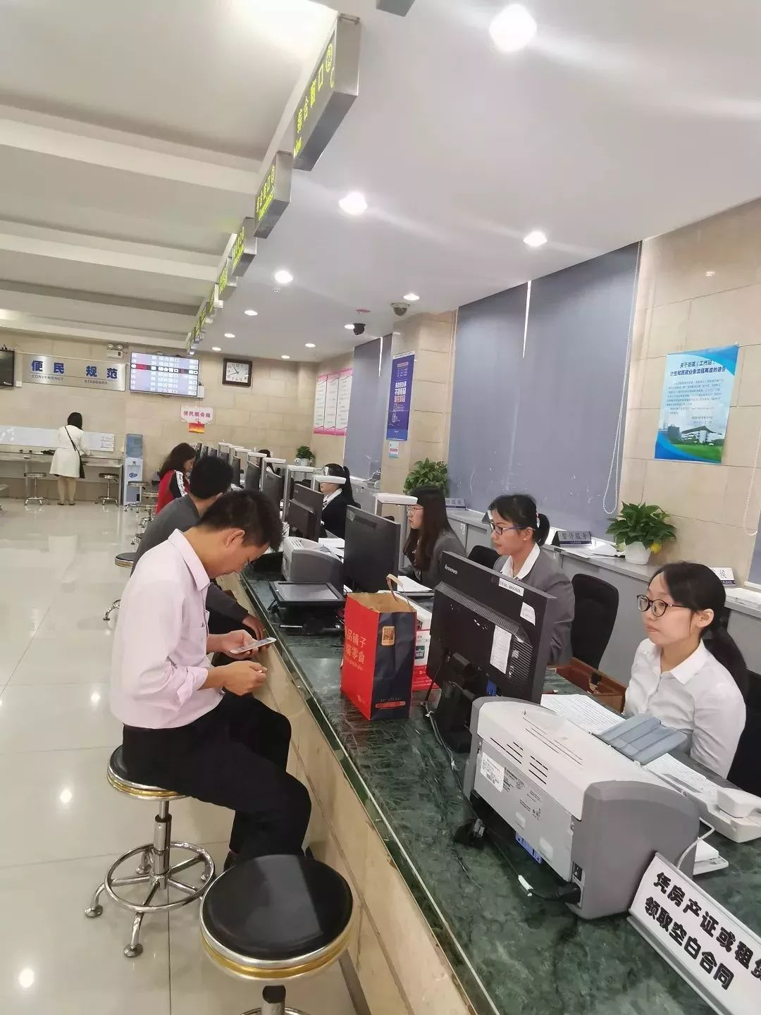 号外！沙头街道政务服务大厅推行午间延时服务，办公服务再升级